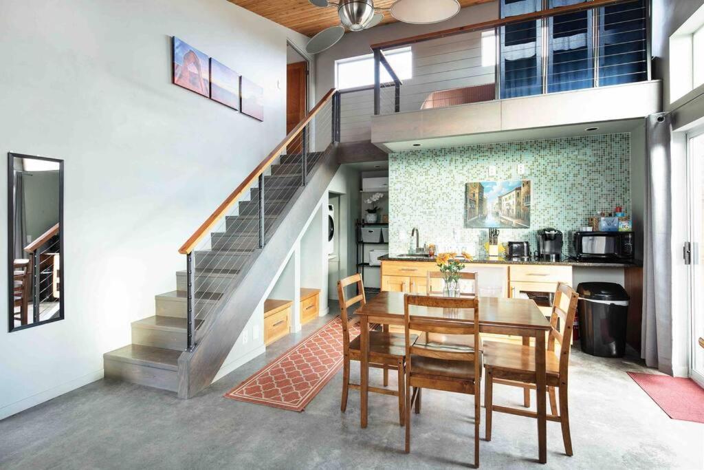 Вилла Dreamloft And Patio On The Hill Сидар-Сити Экстерьер фото